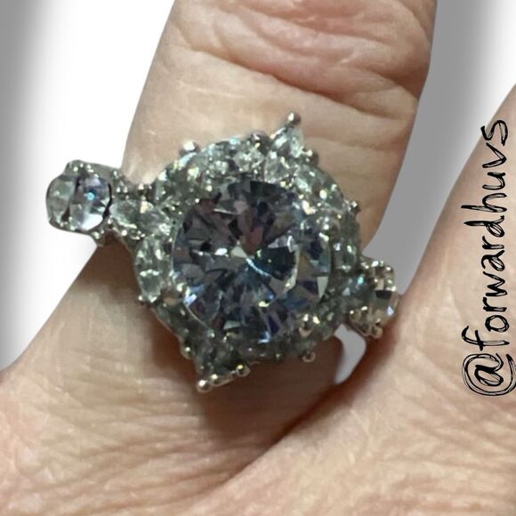 Sterling Silver Bling Ring – Sparkling Glass Stones – Halo Cluster Design – Size - Picture 6 of 9